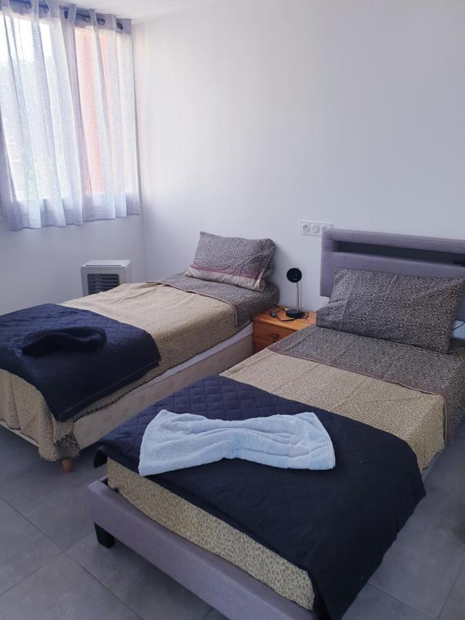 Seaside Haven: Private Room with Ocean View and Convenient Transport Links Nice Exterior photo